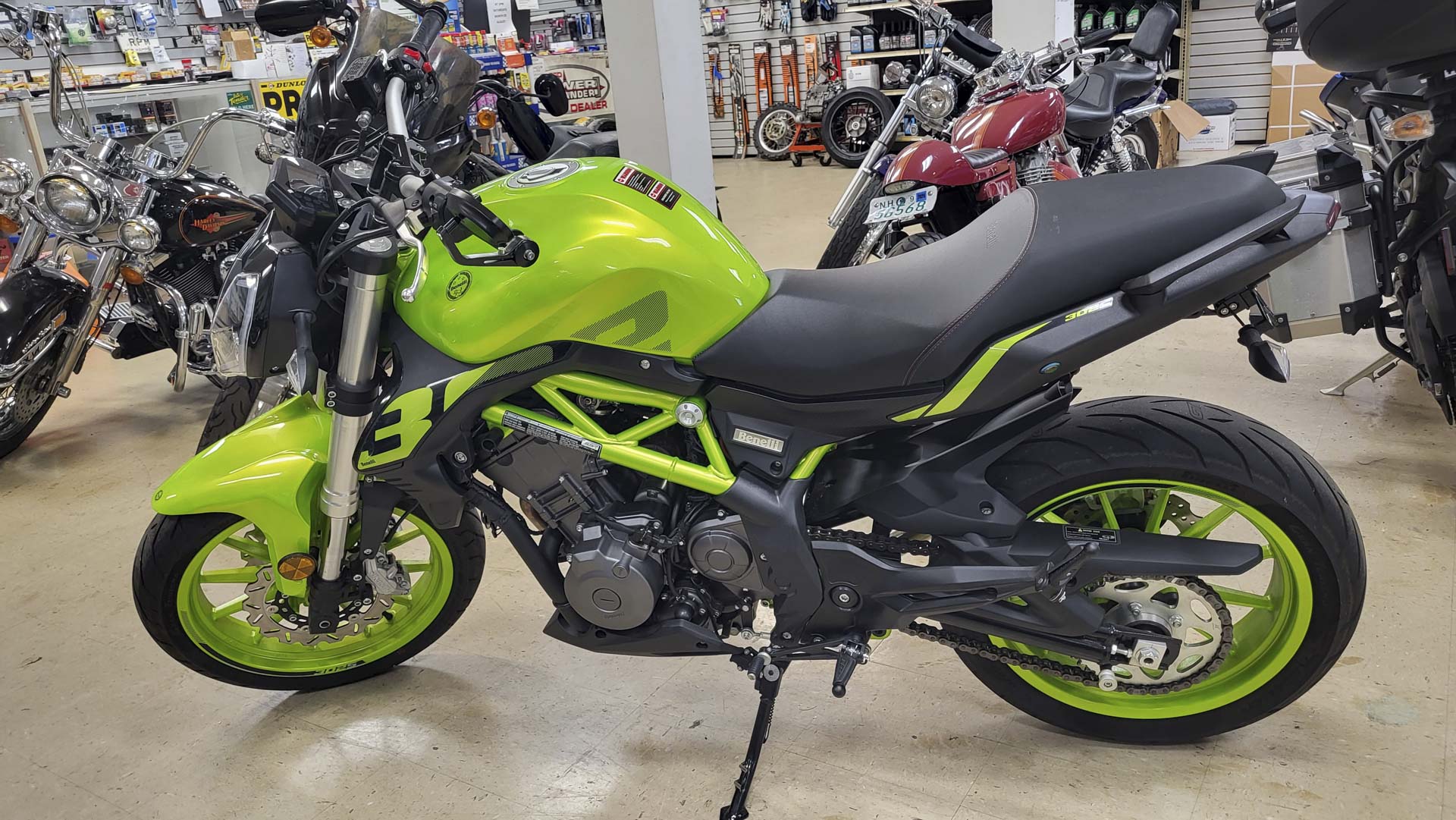2022 Benelli 302S